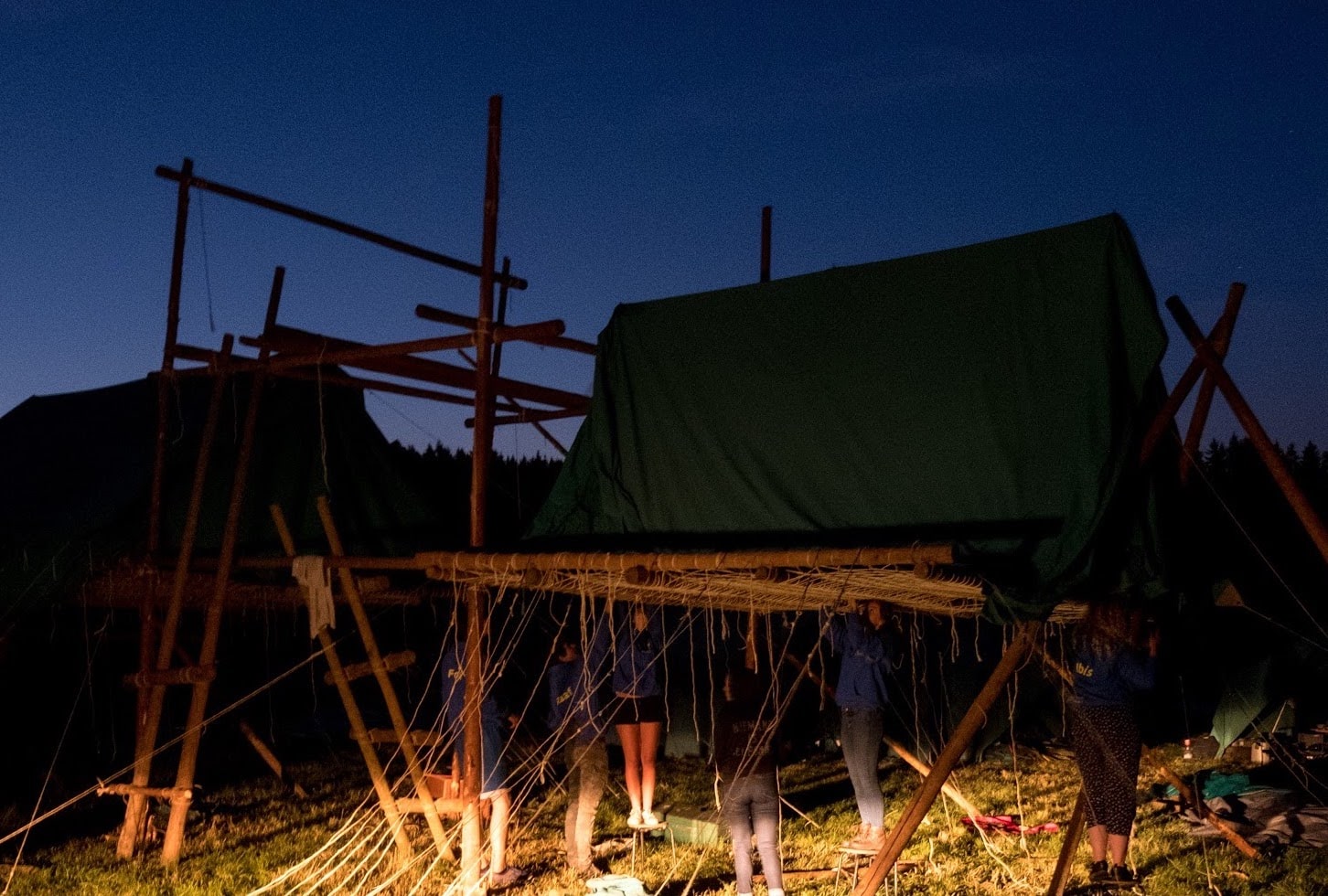 Foto van een piloti in opbouw